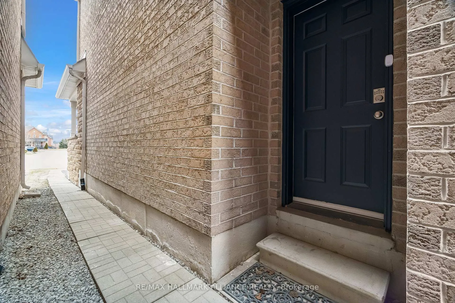 Photo 2 of 12 Hadfield Circle, Brampton, Sandringham-Wellington — HOMEH