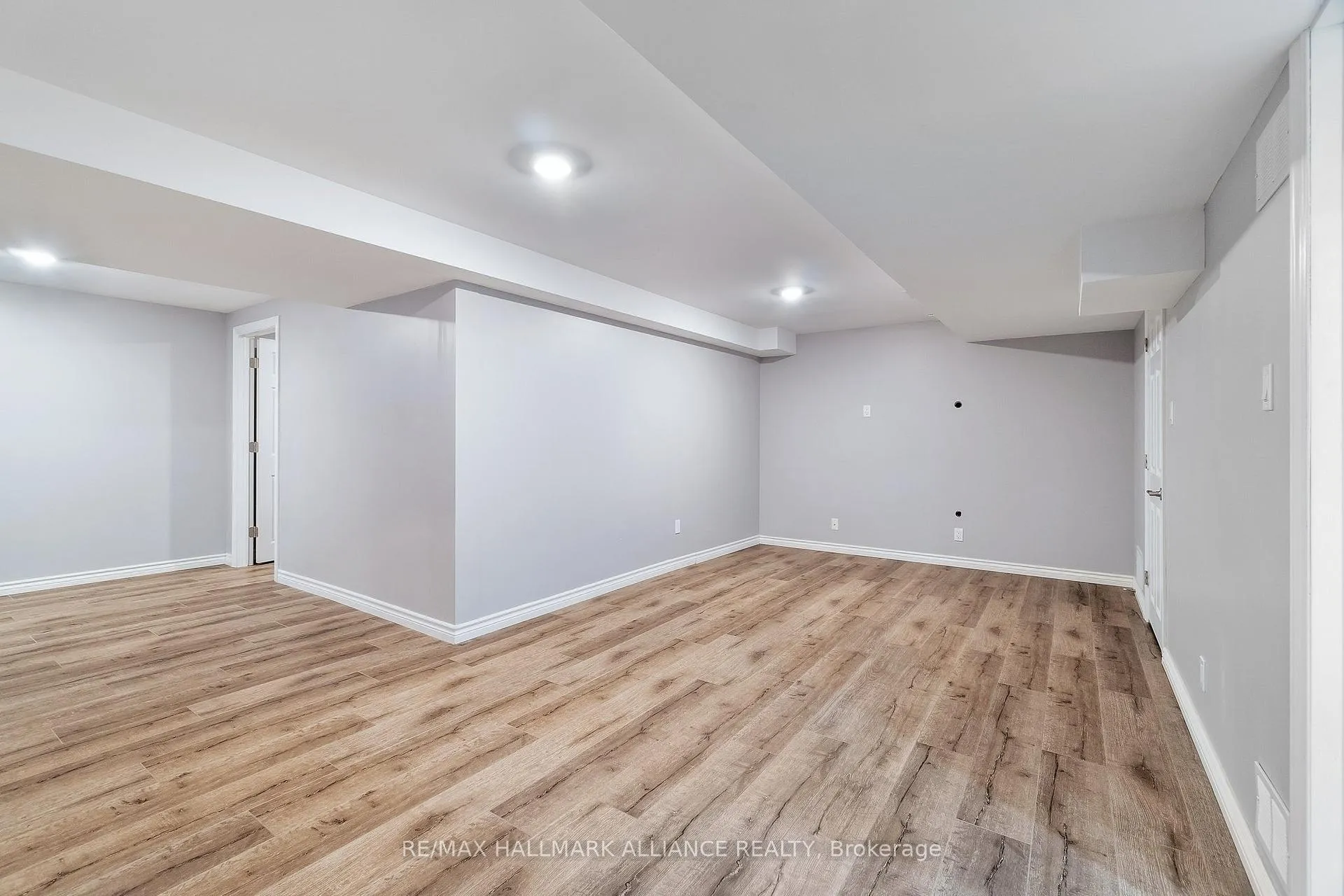 Photo 9 of 12 Hadfield Circle, Brampton, Sandringham-Wellington — HOMEH