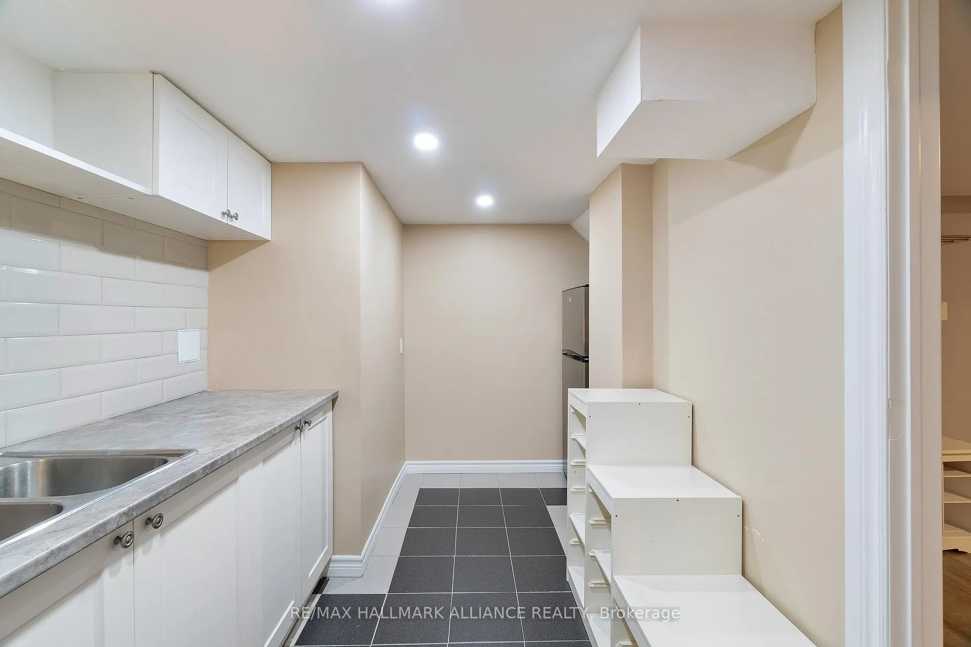Photo 15 of 12 Hadfield Circle, Brampton, Sandringham-Wellington — HOMEH