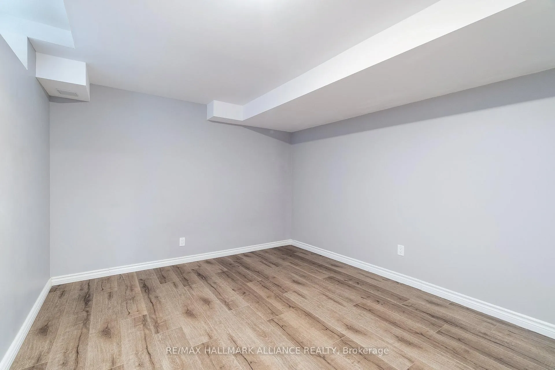 Photo 16 of 12 Hadfield Circle, Brampton, Sandringham-Wellington — HOMEH