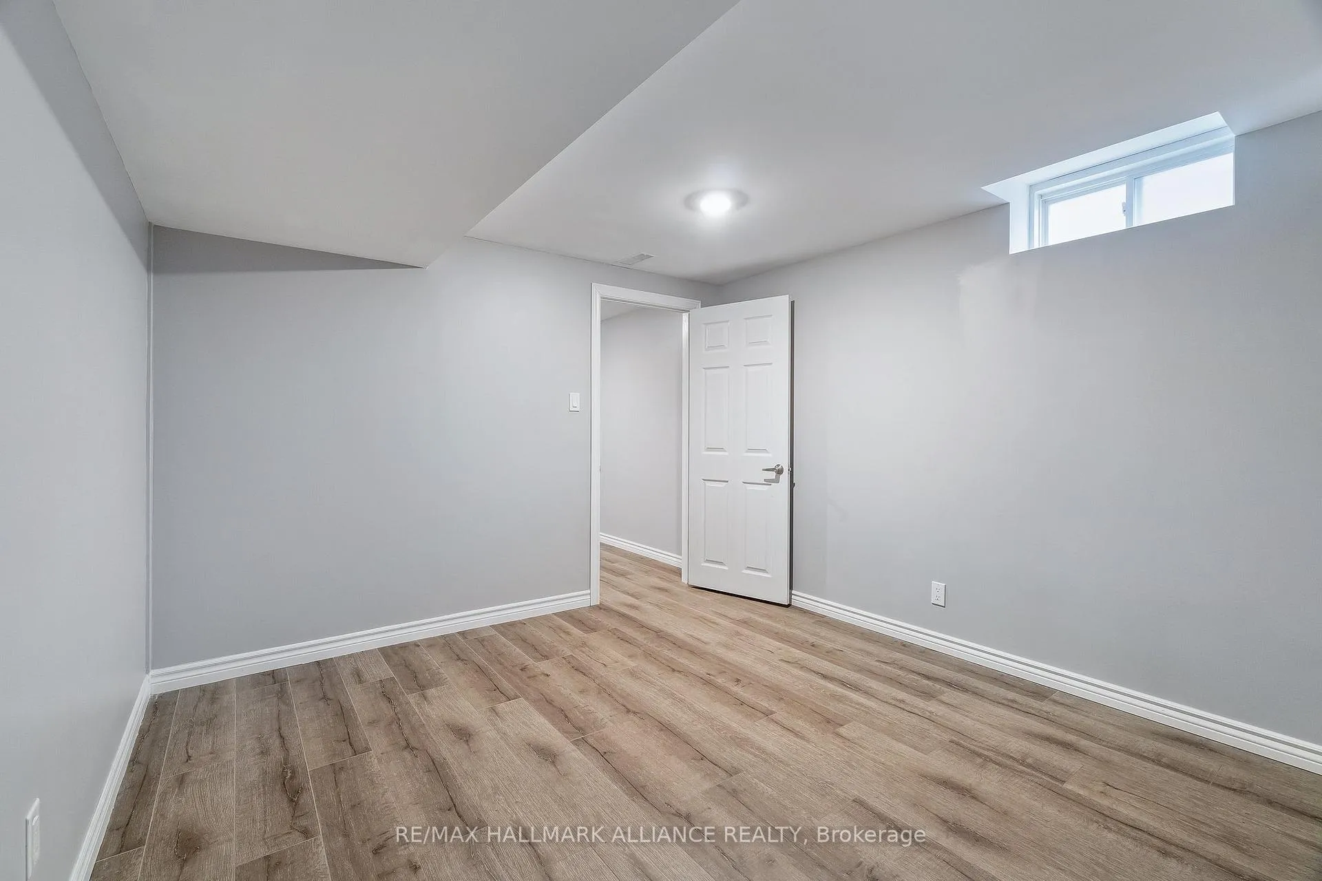 Photo 17 of 12 Hadfield Circle, Brampton, Sandringham-Wellington — HOMEH
