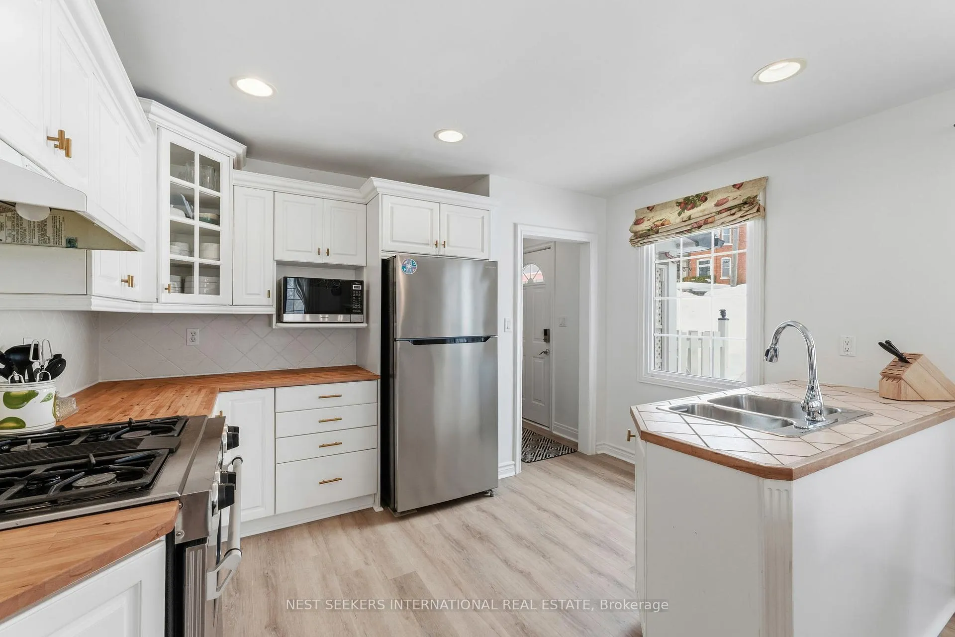 Photo 6 of 155 Matchedash Street, Orillia — HOMEH