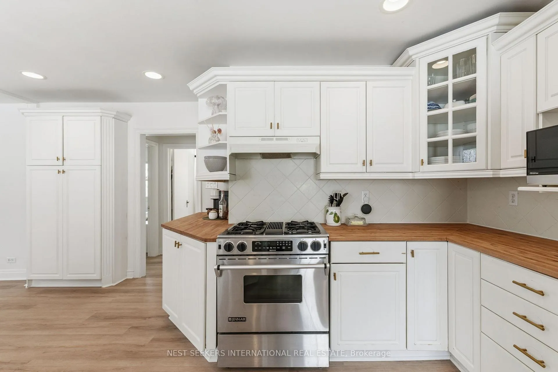 Photo 7 of 155 Matchedash Street, Orillia — HOMEH