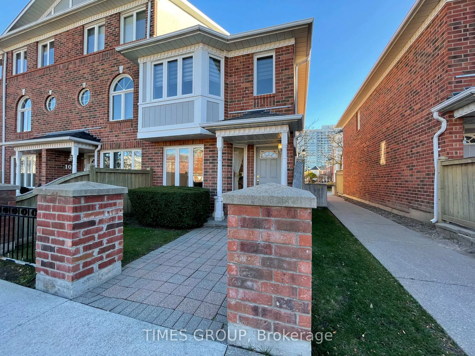 Photo 2 of Unit 104, 18 Clark Avenue W, Vaughan, Crestwood-Springfarm-Yorkhill — HOMEH