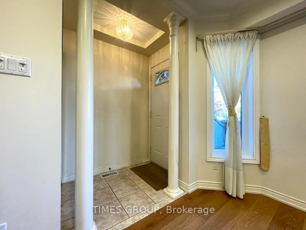 Photo 3 of Unit 104, 18 Clark Avenue W, Vaughan, Crestwood-Springfarm-Yorkhill — HOMEH
