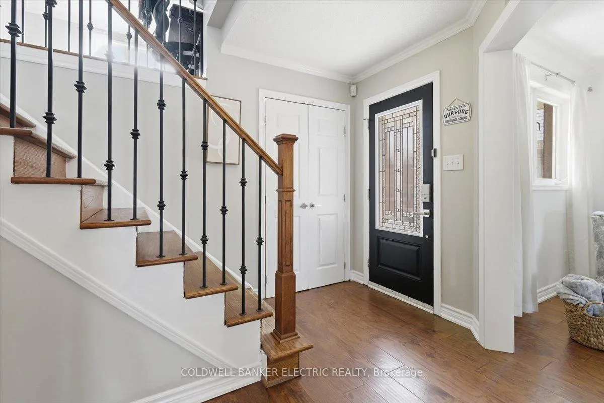 Photo 5 of 93 Farncomb Crescent, Clarington, Bowmanville — HOMEH