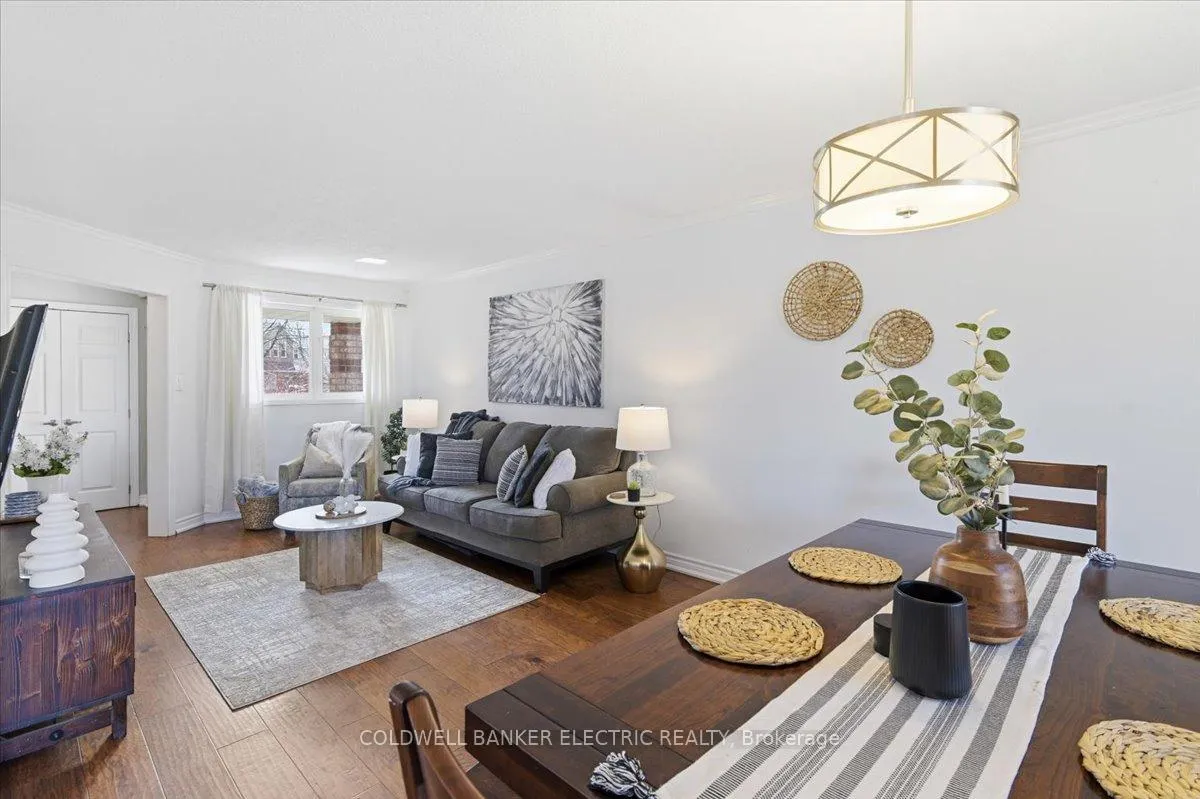 Photo 9 of 93 Farncomb Crescent, Clarington, Bowmanville — HOMEH