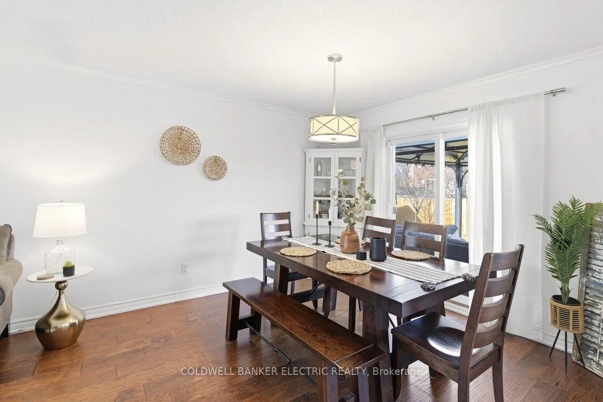 Photo 10 of 93 Farncomb Crescent, Clarington, Bowmanville — HOMEH