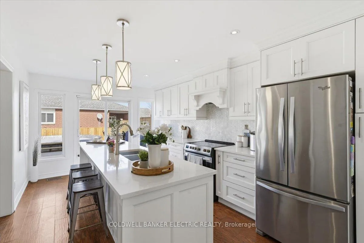 Photo 12 of 93 Farncomb Crescent, Clarington, Bowmanville — HOMEH