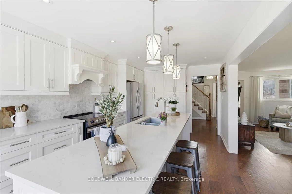 Photo 13 of 93 Farncomb Crescent, Clarington, Bowmanville — HOMEH