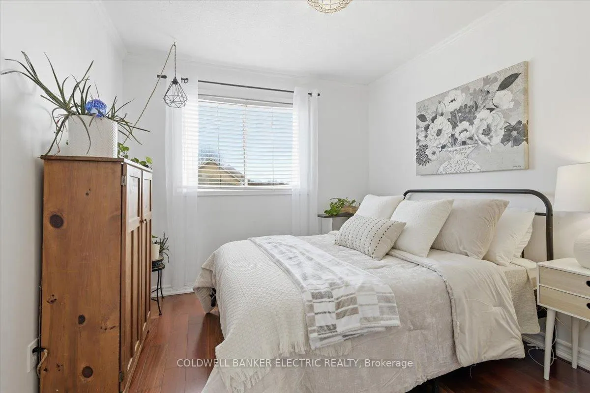 Photo 19 of 93 Farncomb Crescent, Clarington, Bowmanville — HOMEH