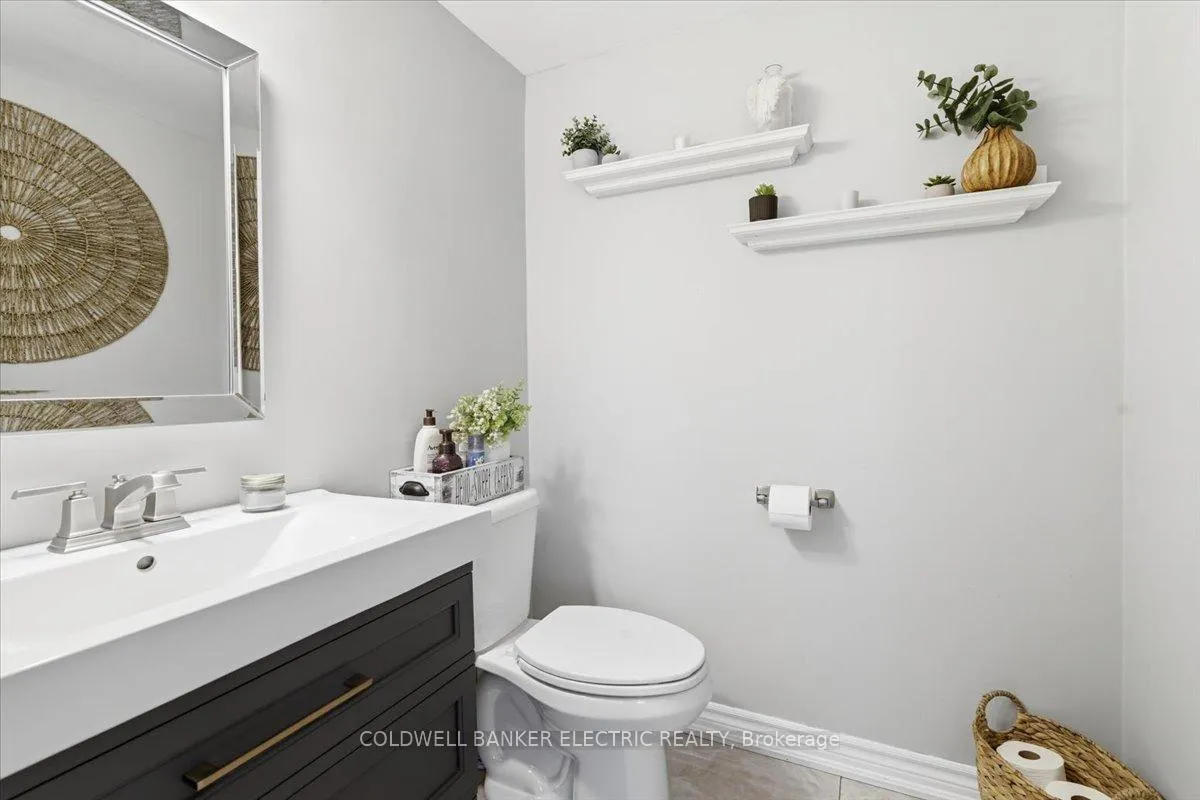 Photo 23 of 93 Farncomb Crescent, Clarington, Bowmanville — HOMEH