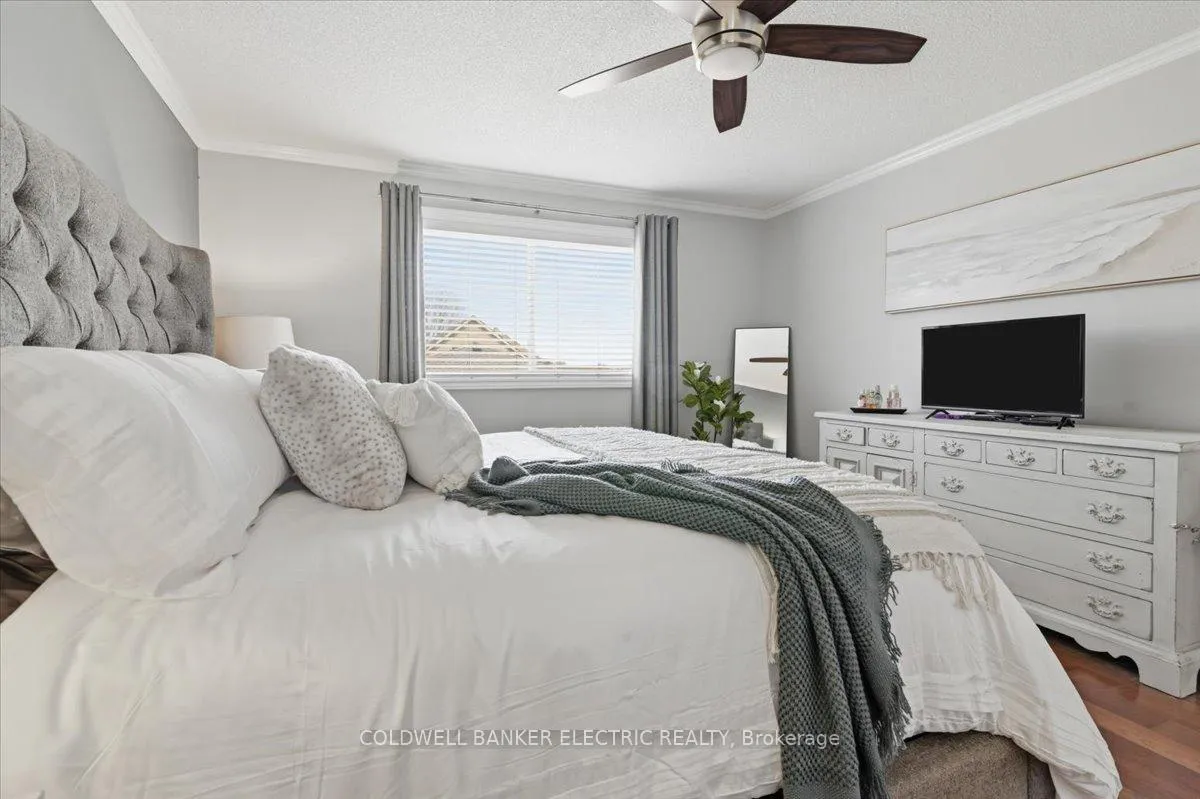 Photo 25 of 93 Farncomb Crescent, Clarington, Bowmanville — HOMEH