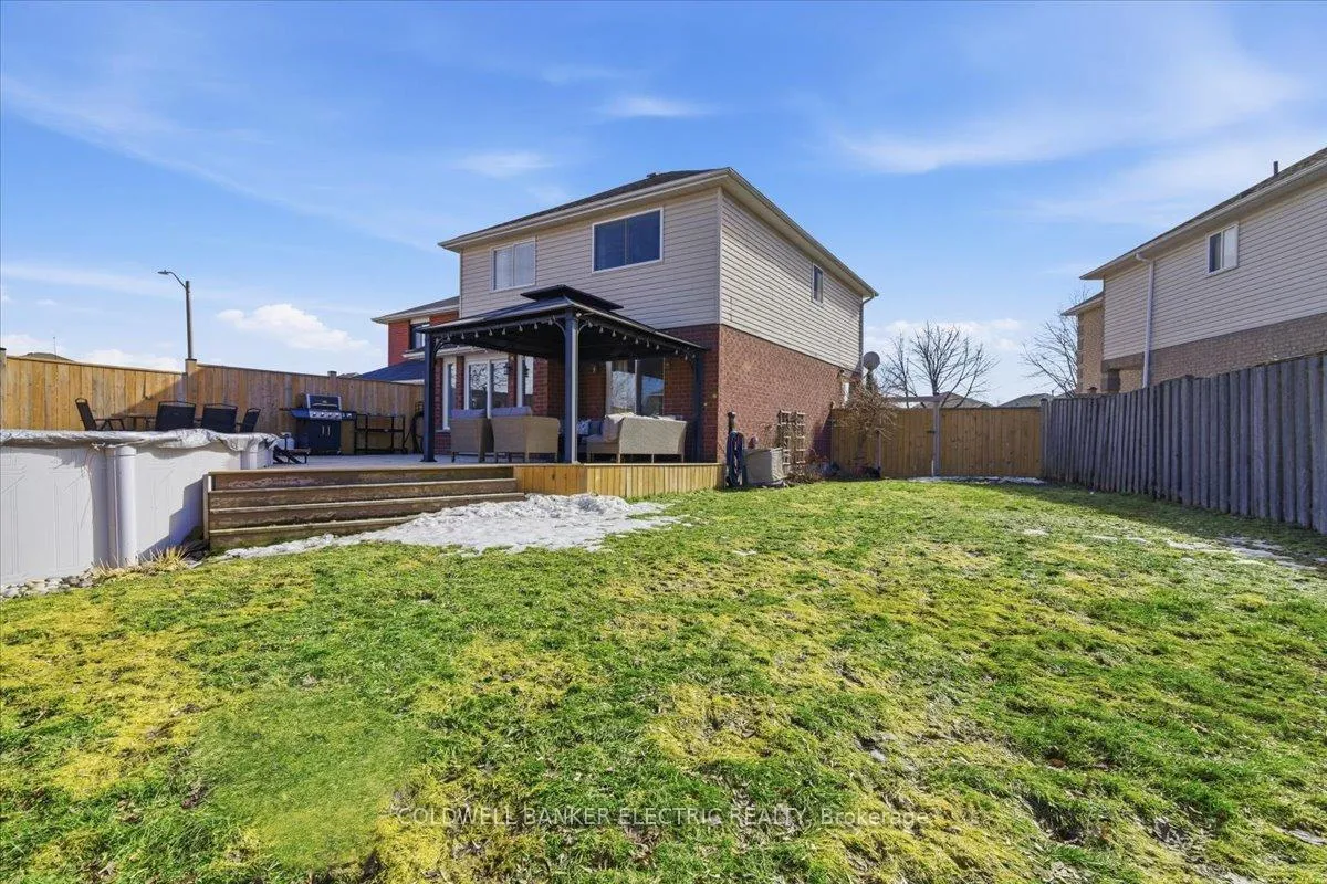 Photo 39 of 93 Farncomb Crescent, Clarington, Bowmanville — HOMEH
