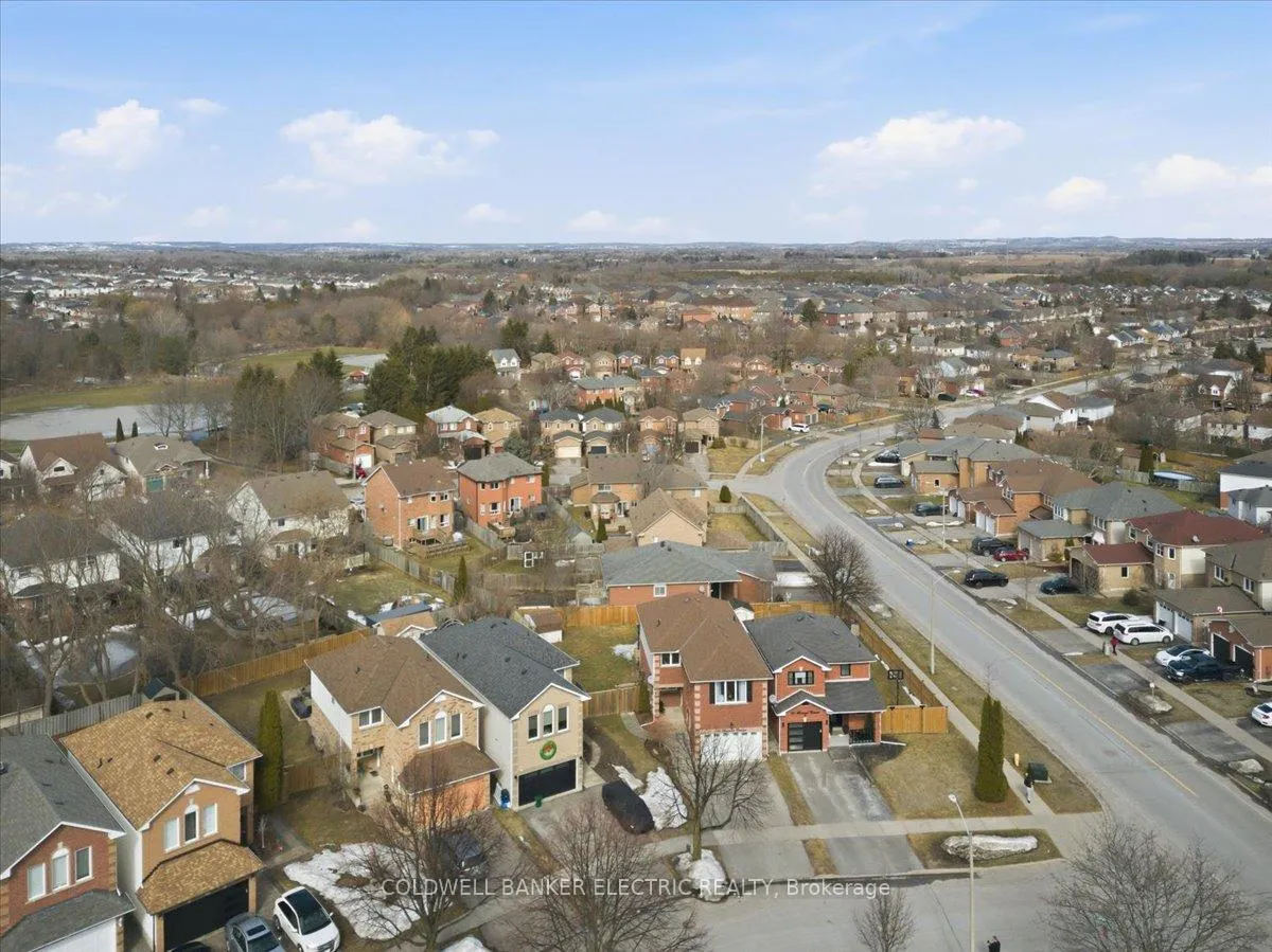 Photo 46 of 93 Farncomb Crescent, Clarington, Bowmanville — HOMEH