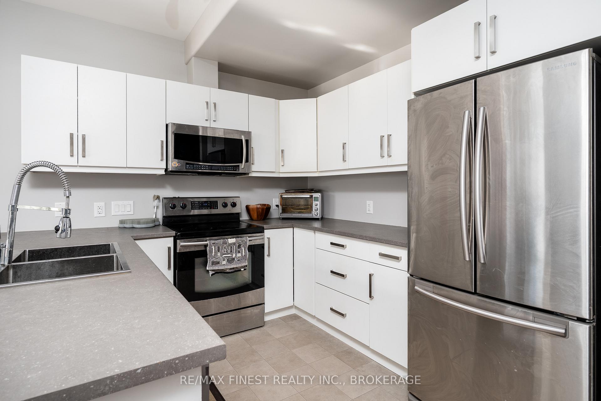 Photo 10 of 140 Simurda Court, Loyalist, Amherstview — HOMEH