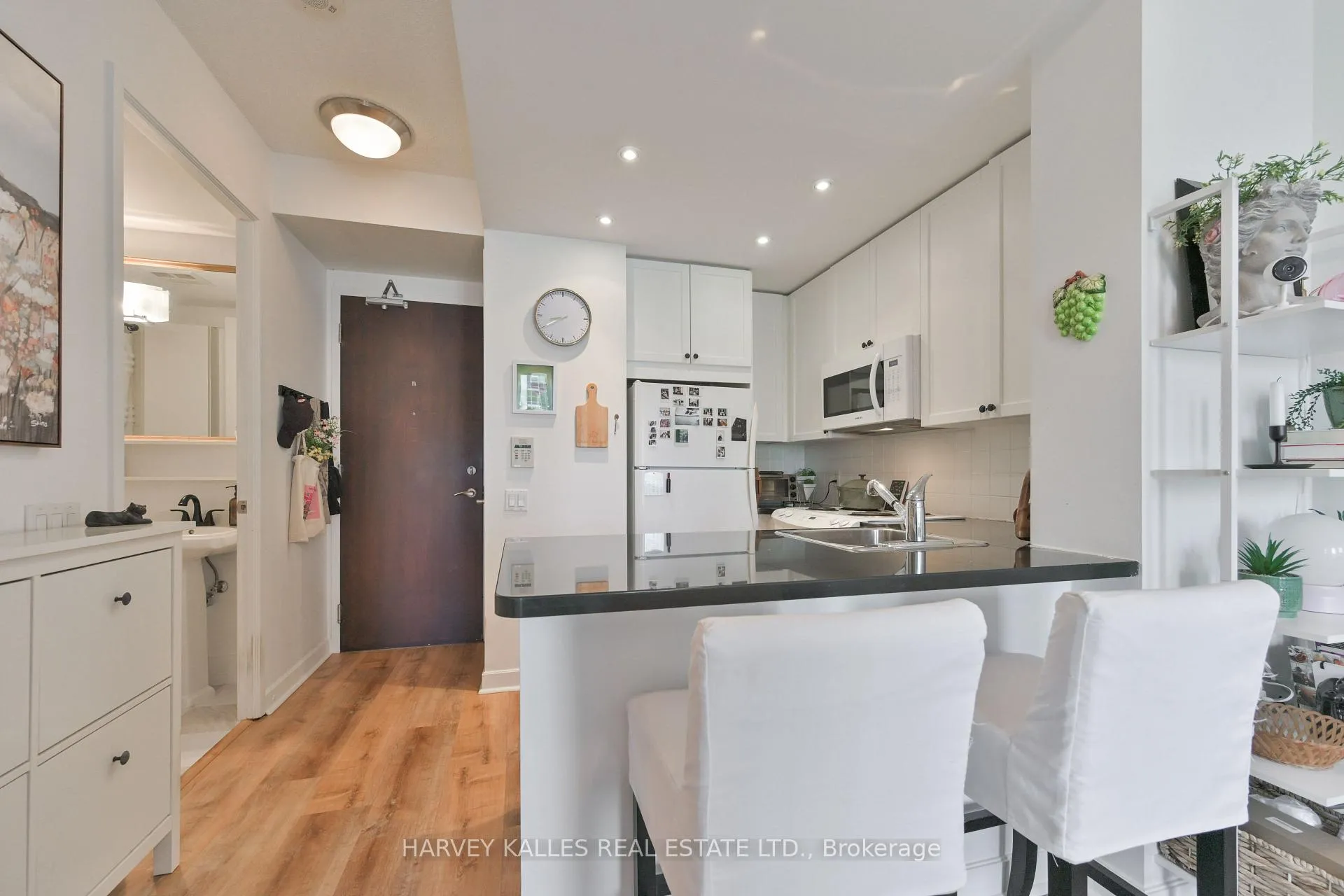 Photo 5 of Unit 1704, 85 Bloor Street E, Toronto, Church-Yonge Corridor — HOMEH