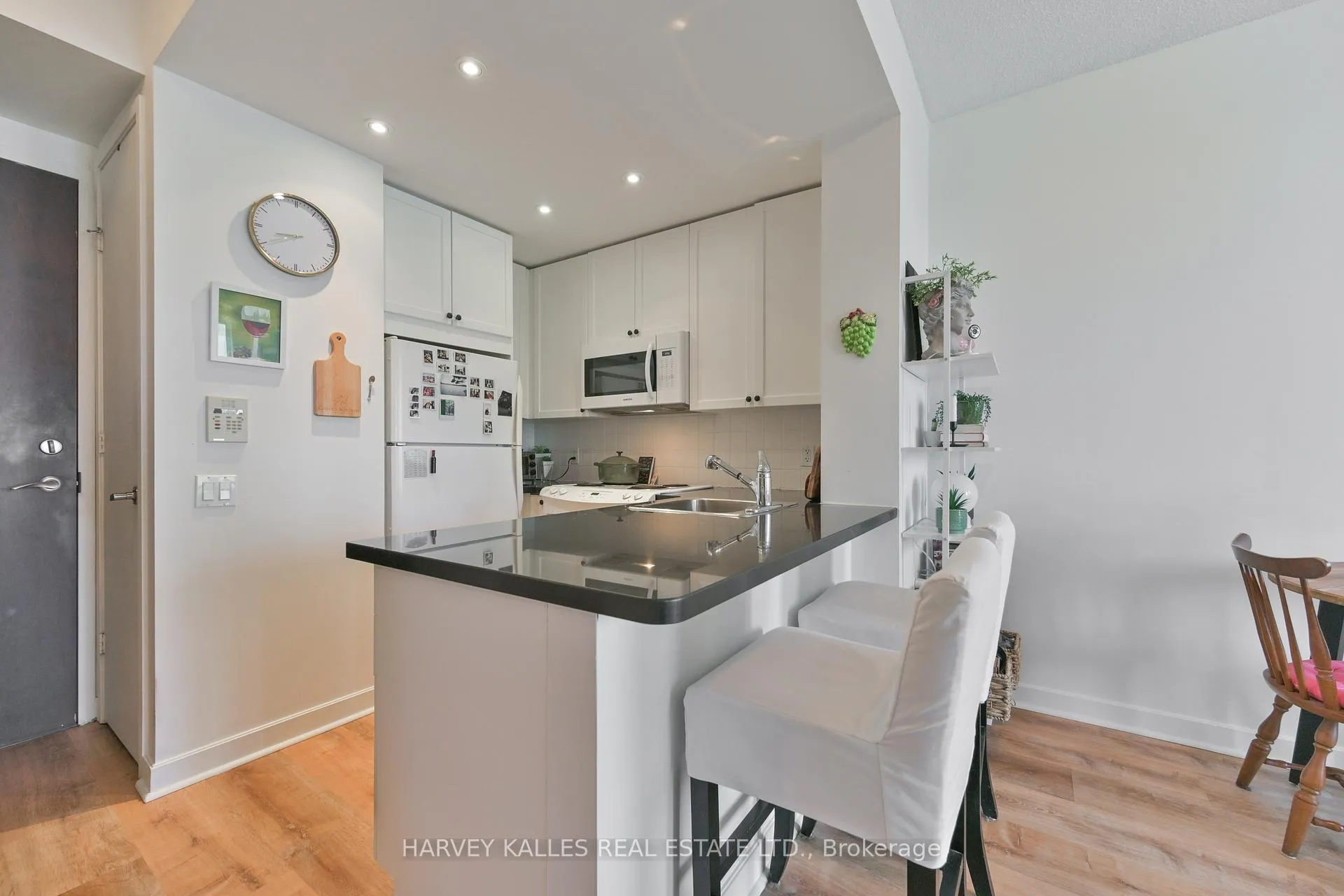 Photo 6 of Unit 1704, 85 Bloor Street E, Toronto, Church-Yonge Corridor — HOMEH