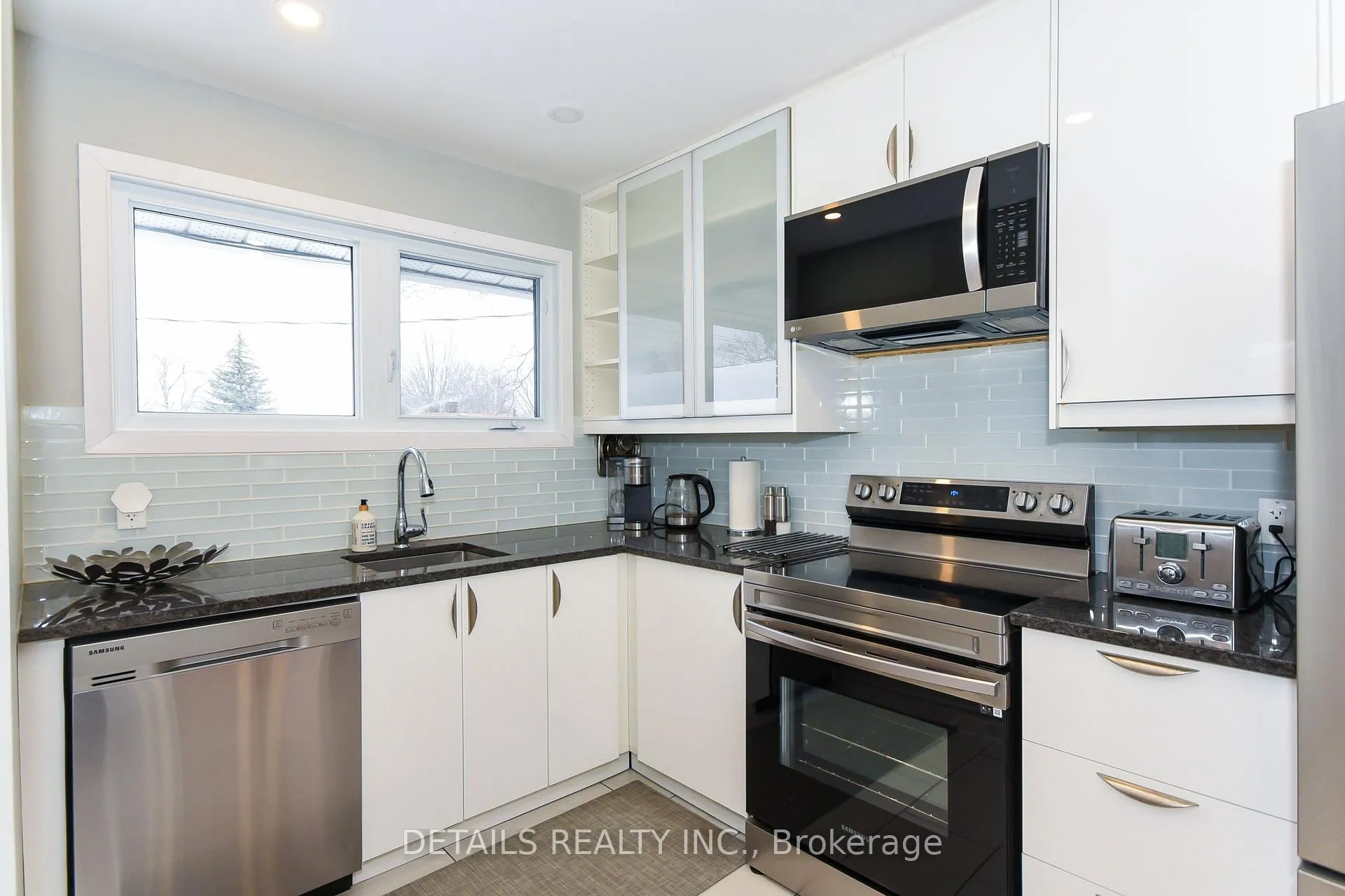 Photo 10 of Unit A, 2151 Lambeth Walk, Ottawa, Parkway Park — HOMEH