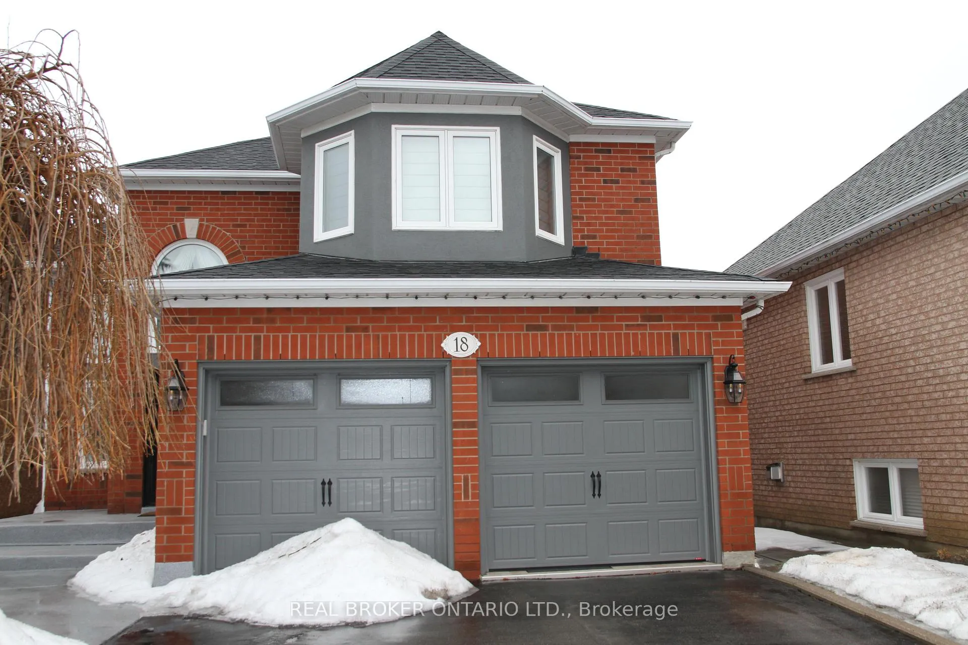Photo 1 of 18 Tracie Court, Vaughan, Maple — HOMEH
