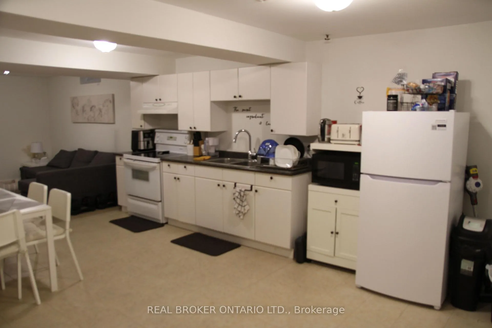 Photo 6 of 18 Tracie Court, Vaughan, Maple — HOMEH