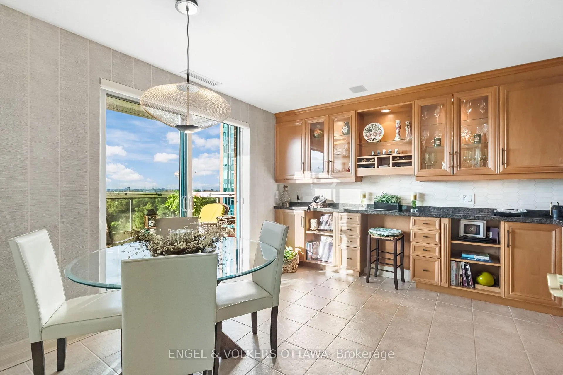 Photo 12 of Unit 903, 3590 Rivergate Way, Ottawa, Quinterra — HOMEH