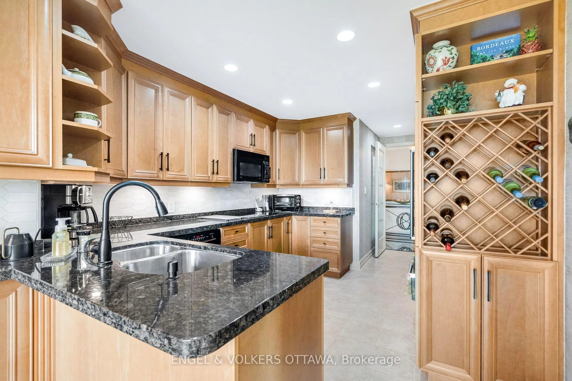 Photo 14 of Unit 903, 3590 Rivergate Way, Ottawa, Quinterra — HOMEH