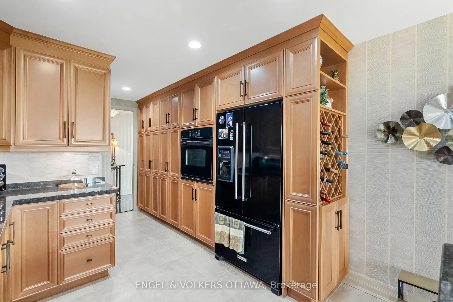 Photo 17 of Unit 903, 3590 Rivergate Way, Ottawa, Quinterra — HOMEH
