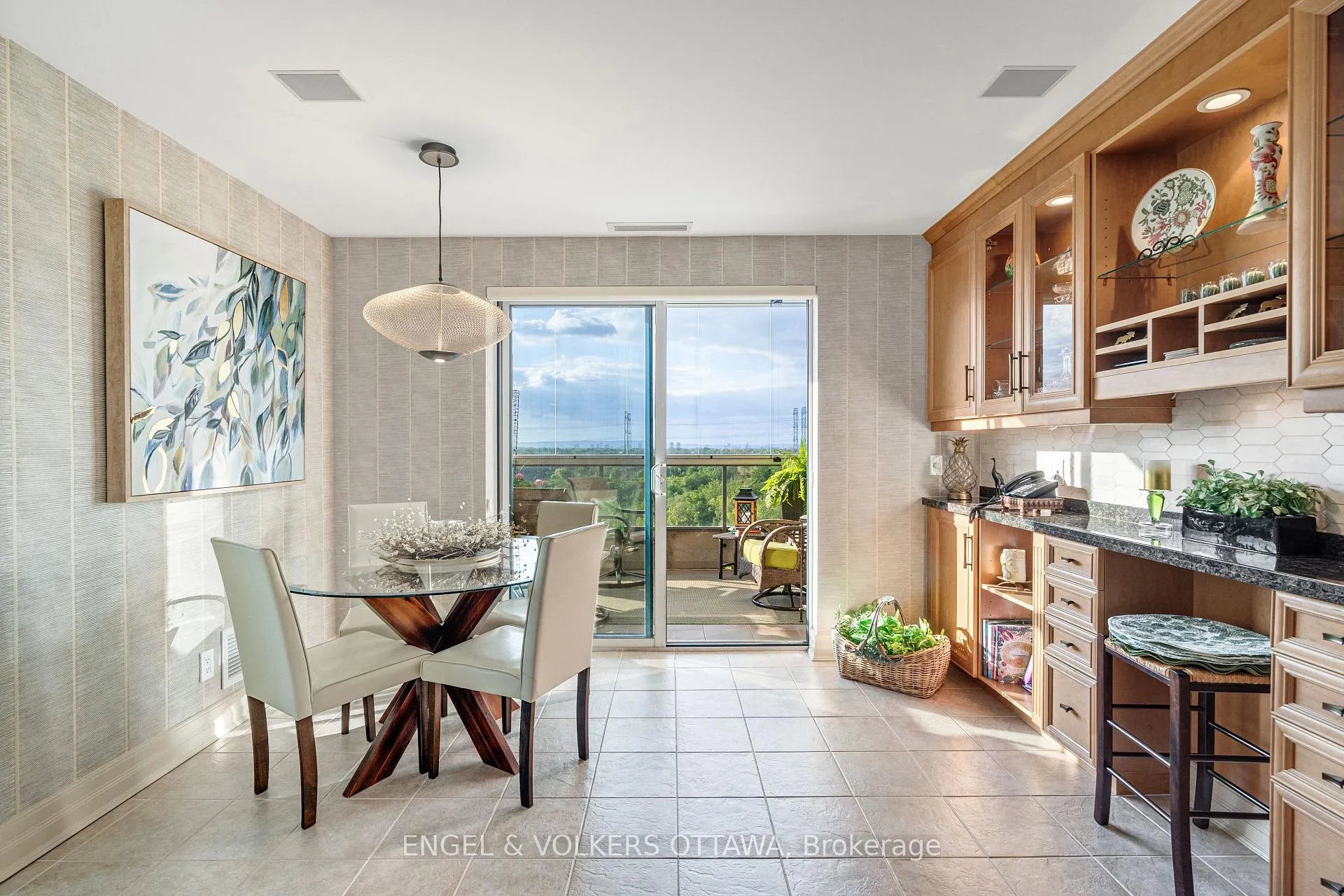 Photo 18 of Unit 903, 3590 Rivergate Way, Ottawa, Quinterra — HOMEH