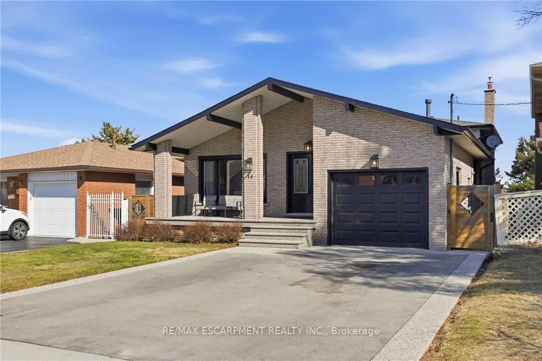 Photo 1 of 14 Atkins Drive, Hamilton, Gurnett — HOMEH