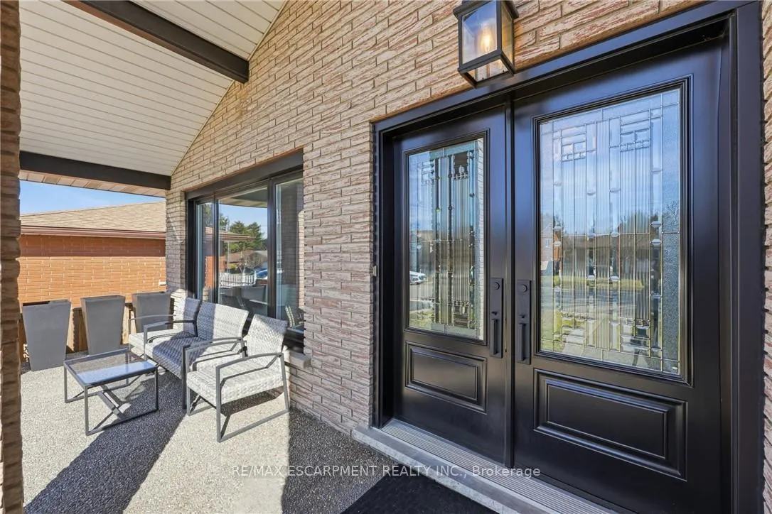Photo 3 of 14 Atkins Drive, Hamilton, Gurnett — HOMEH