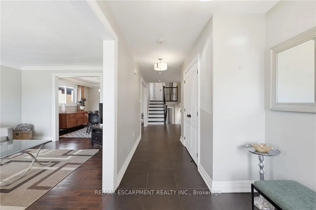 Photo 5 of 14 Atkins Drive, Hamilton, Gurnett — HOMEH