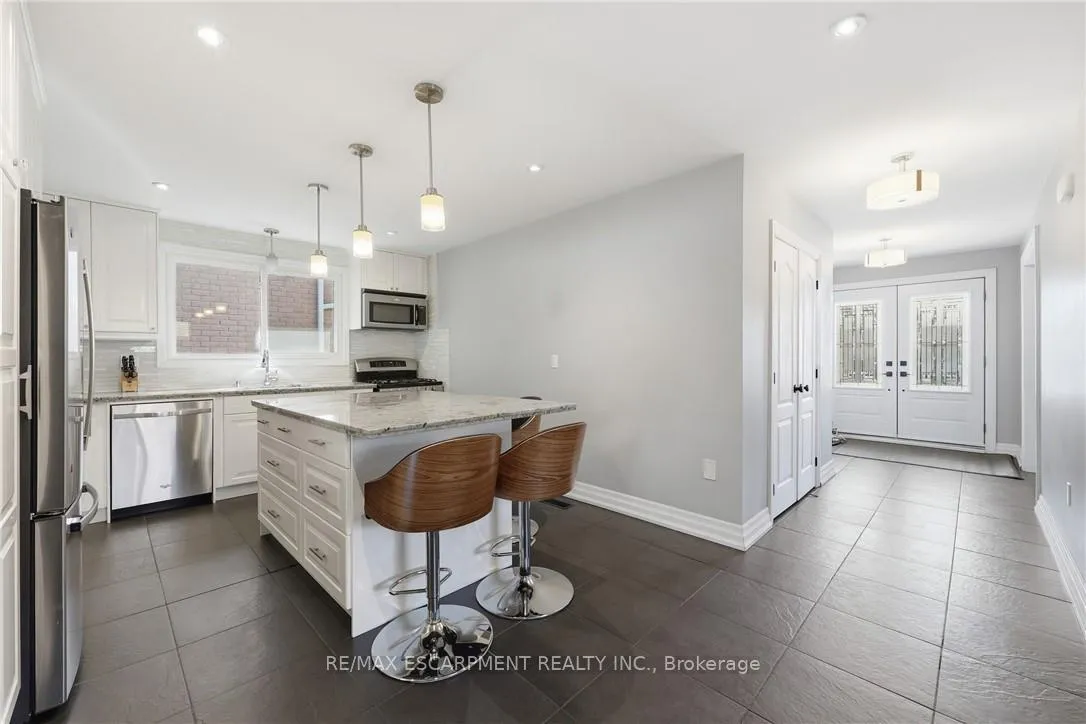 Photo 6 of 14 Atkins Drive, Hamilton, Gurnett — HOMEH