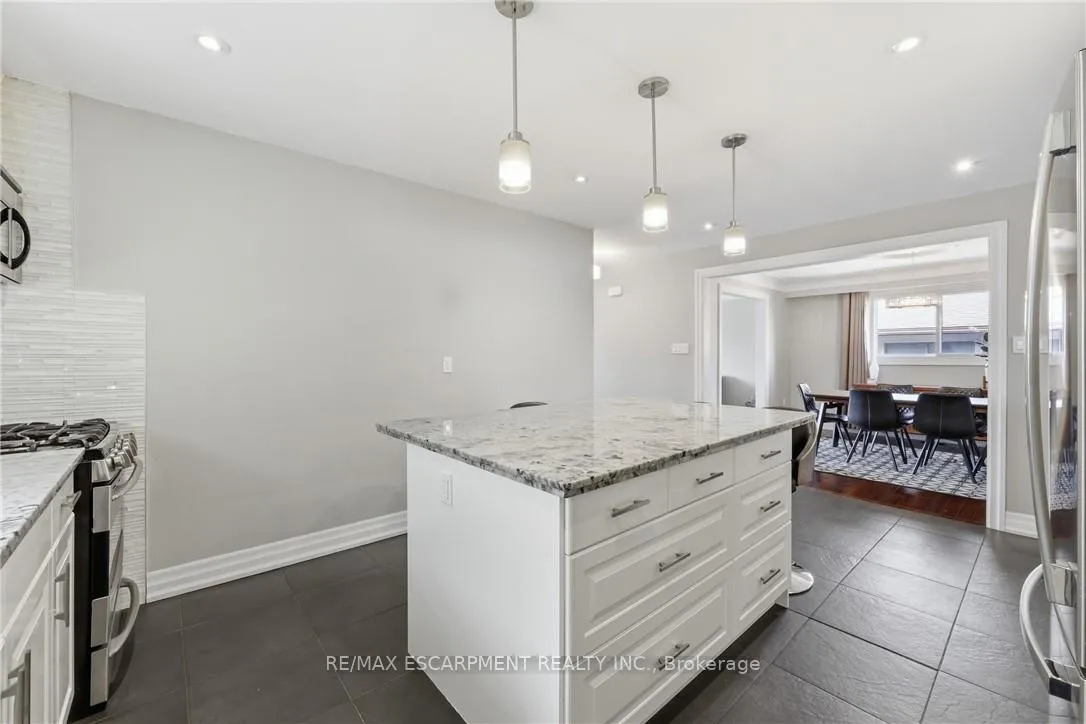 Photo 9 of 14 Atkins Drive, Hamilton, Gurnett — HOMEH