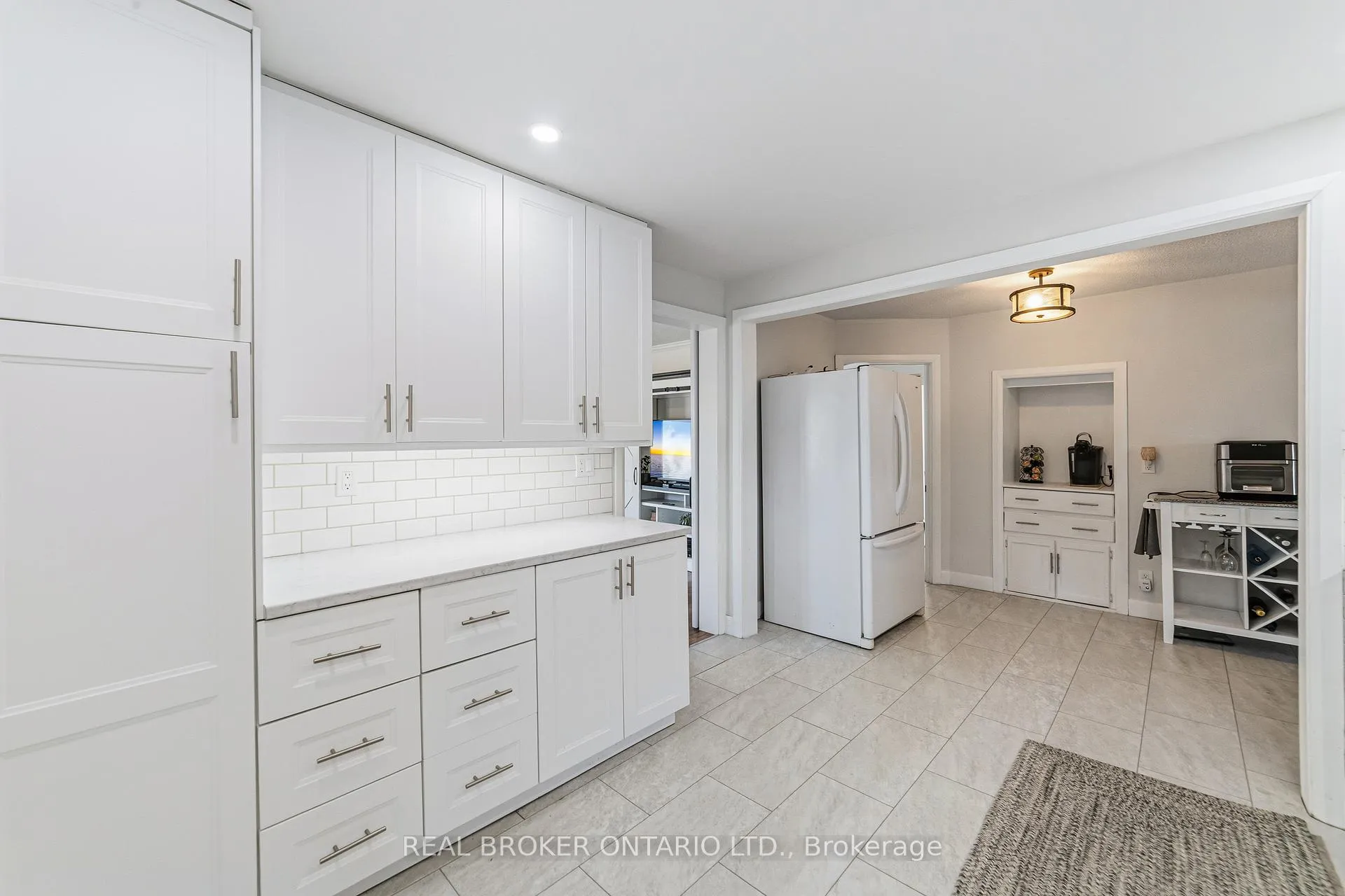 Photo 9 of 1378 Upper Wellington Street, Hamilton, Jerome — HOMEH