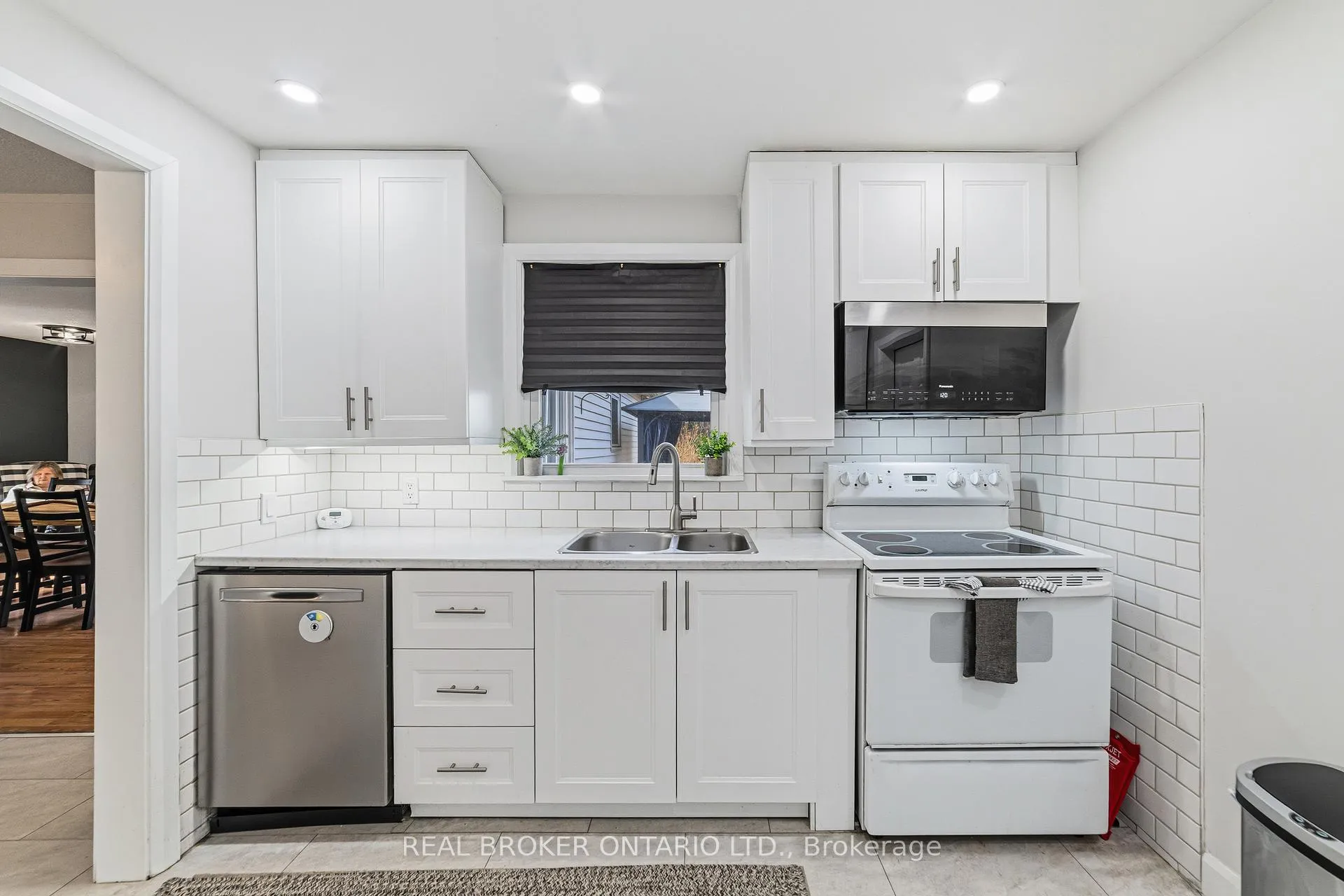 Photo 12 of 1378 Upper Wellington Street, Hamilton, Jerome — HOMEH