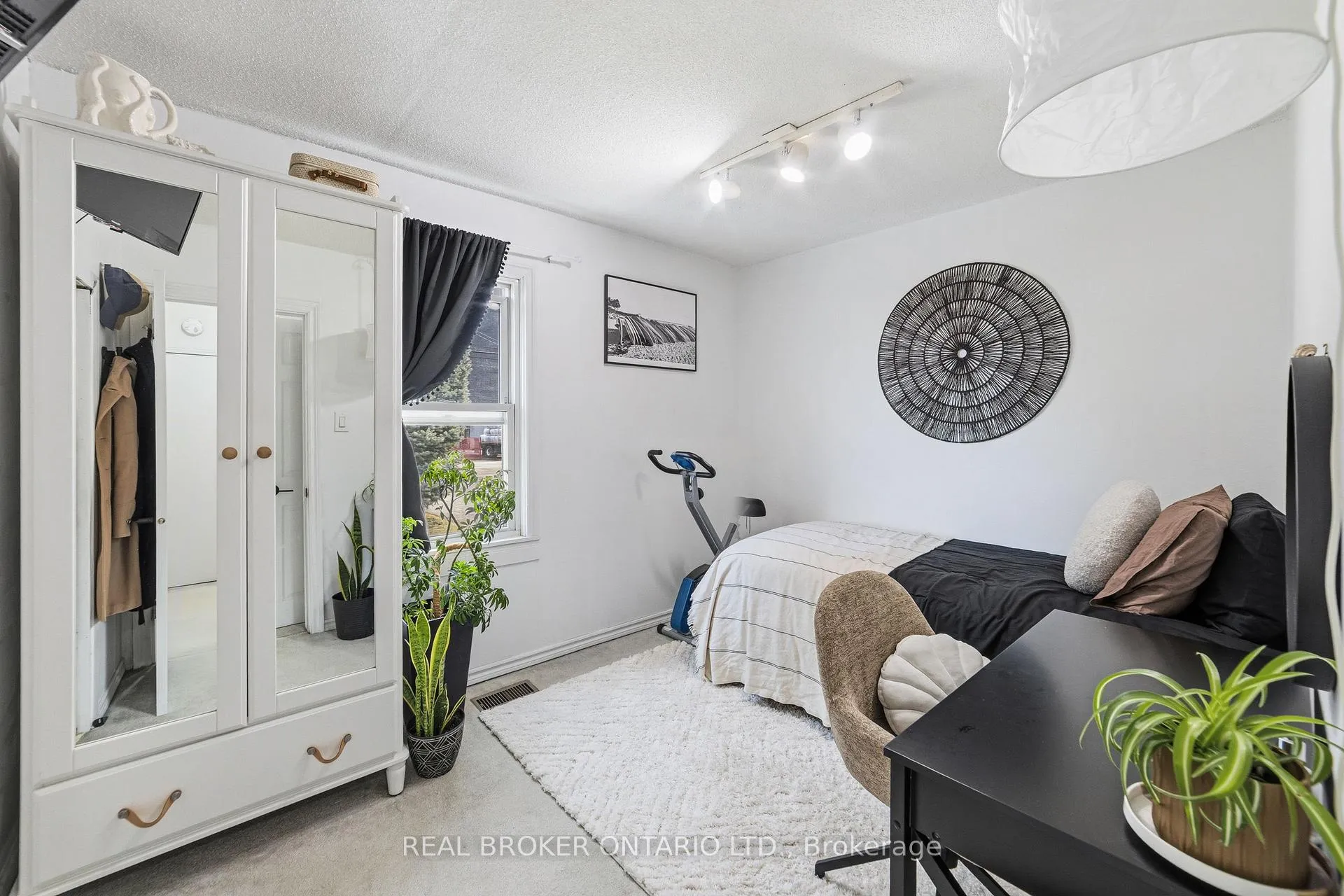Photo 18 of 1378 Upper Wellington Street, Hamilton, Jerome — HOMEH