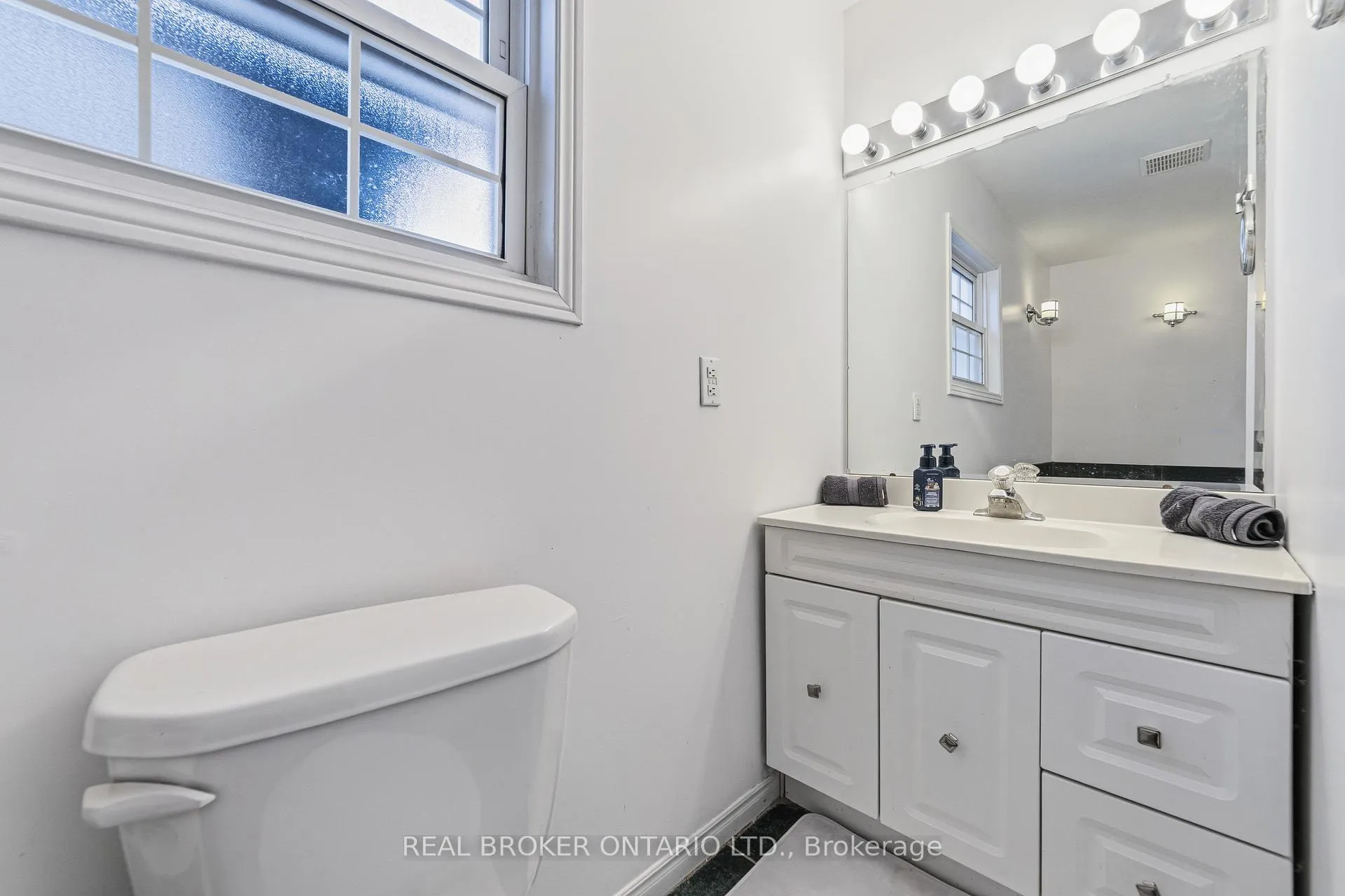 Photo 24 of 1378 Upper Wellington Street, Hamilton, Jerome — HOMEH