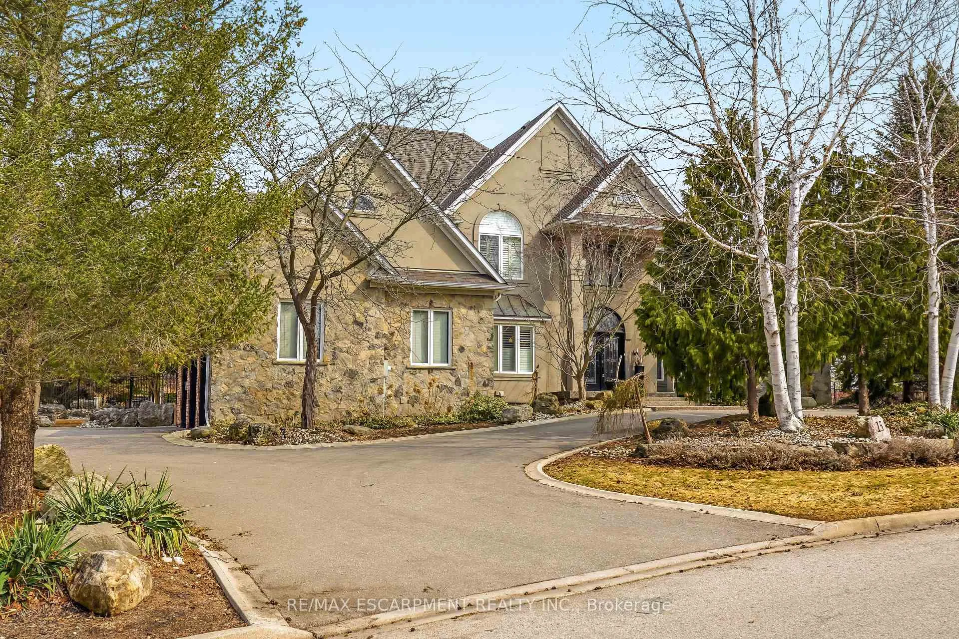 Photo 3 of 15 Palomino Drive, Hamilton, Carlisle — HOMEH