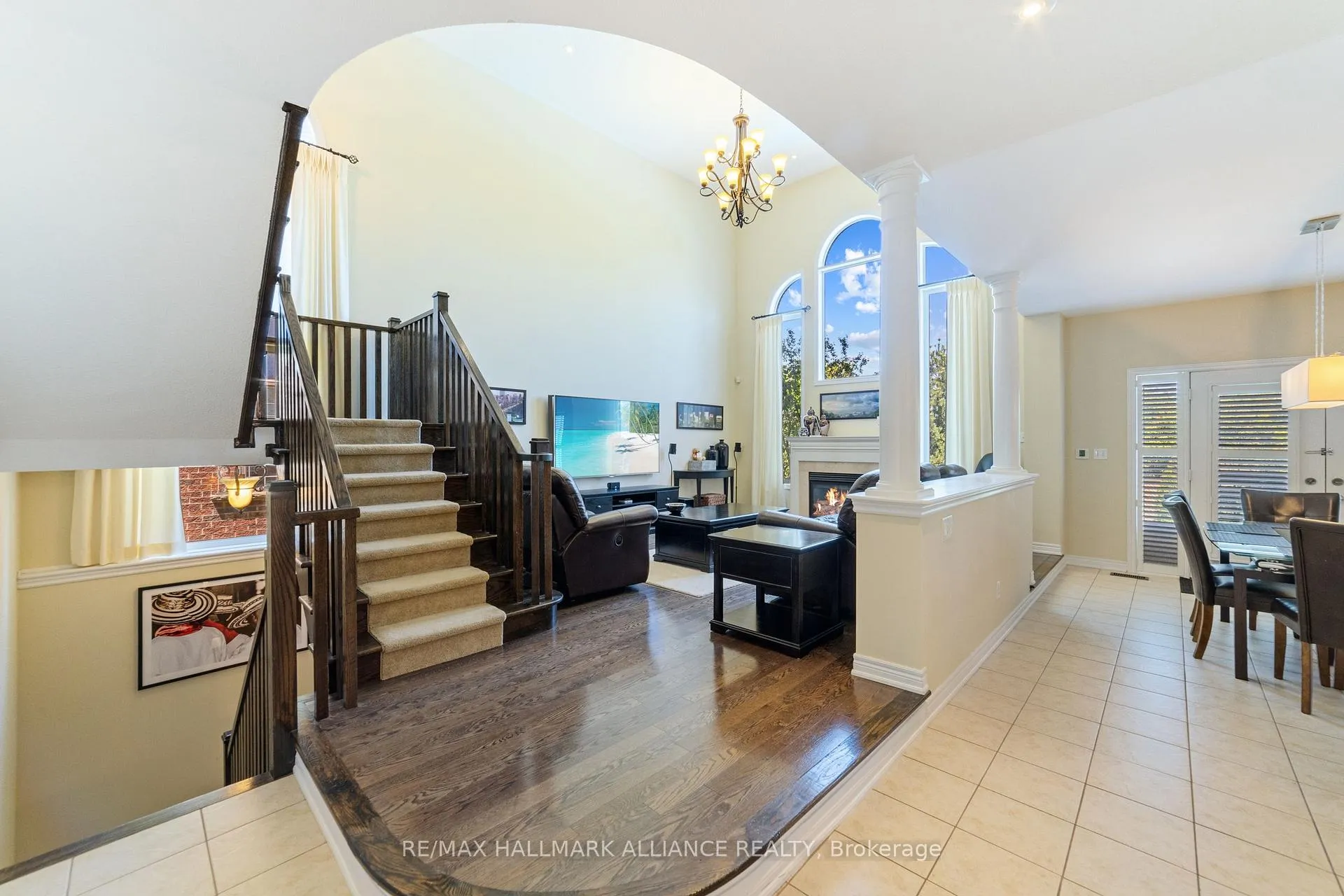 Photo 10 of 2431 Meadowridge Drive, Oakville, Joshua Creek — HOMEH