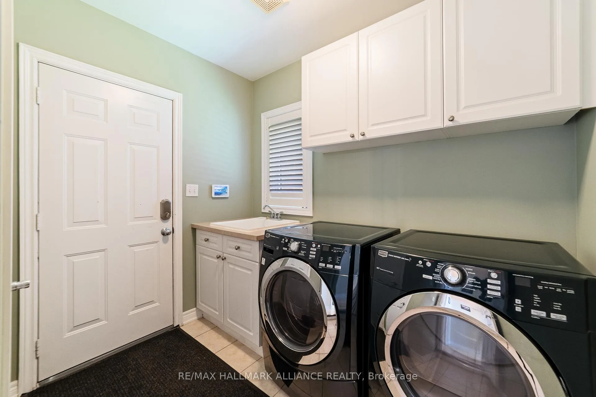 Photo 17 of 2431 Meadowridge Drive, Oakville, Joshua Creek — HOMEH