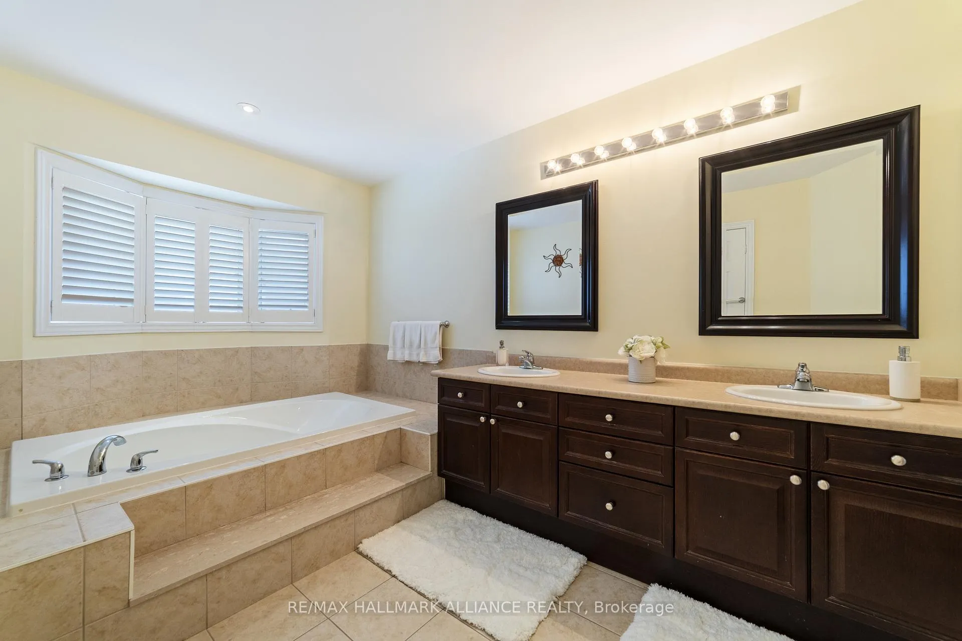Photo 24 of 2431 Meadowridge Drive, Oakville, Joshua Creek — HOMEH
