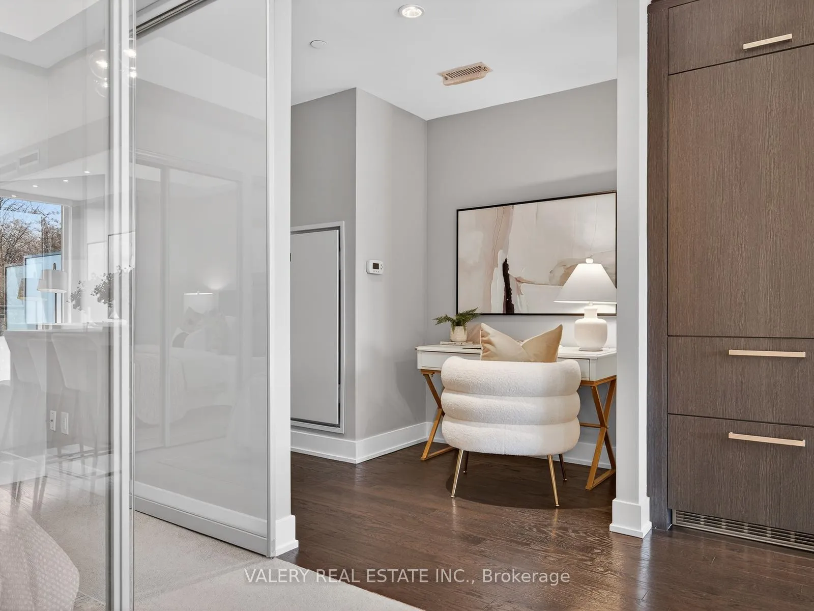 Photo 3 of Unit 311, 3018 Yonge Street, Toronto, Lawrence Park South — HOMEH