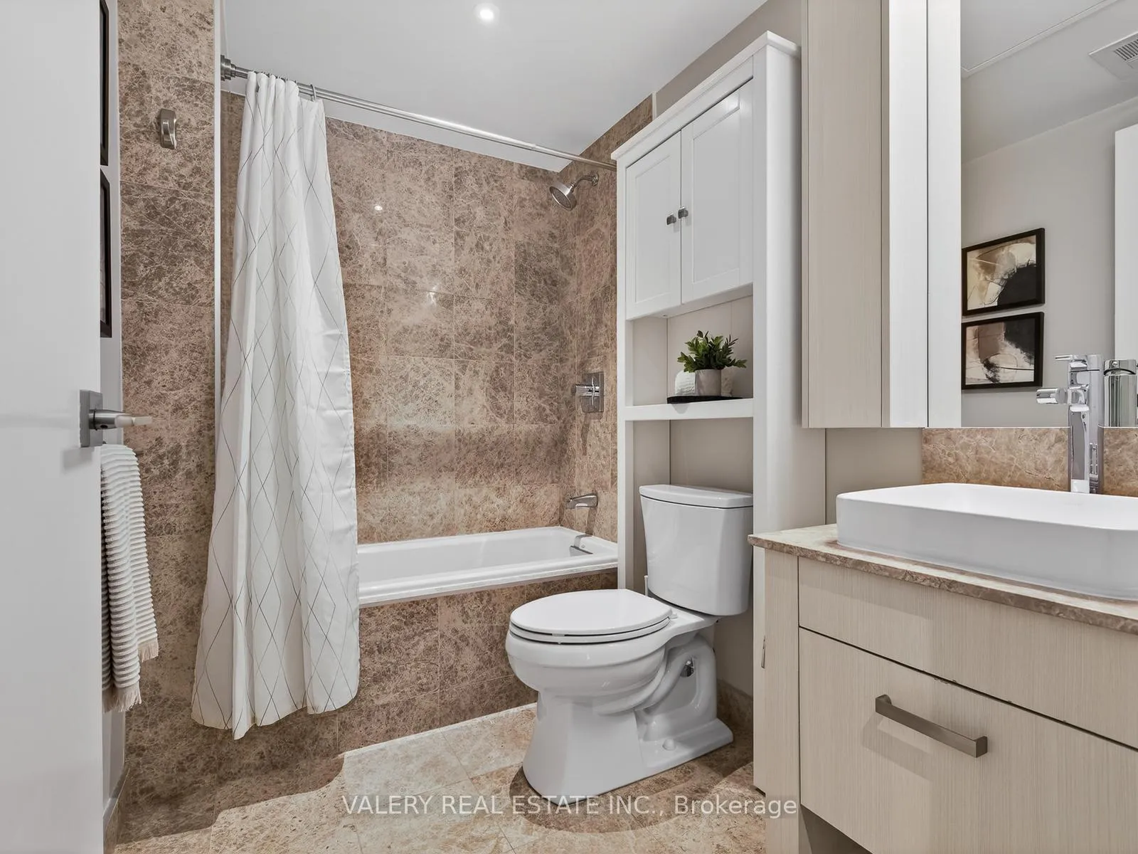 Photo 13 of Unit 311, 3018 Yonge Street, Toronto, Lawrence Park South — HOMEH