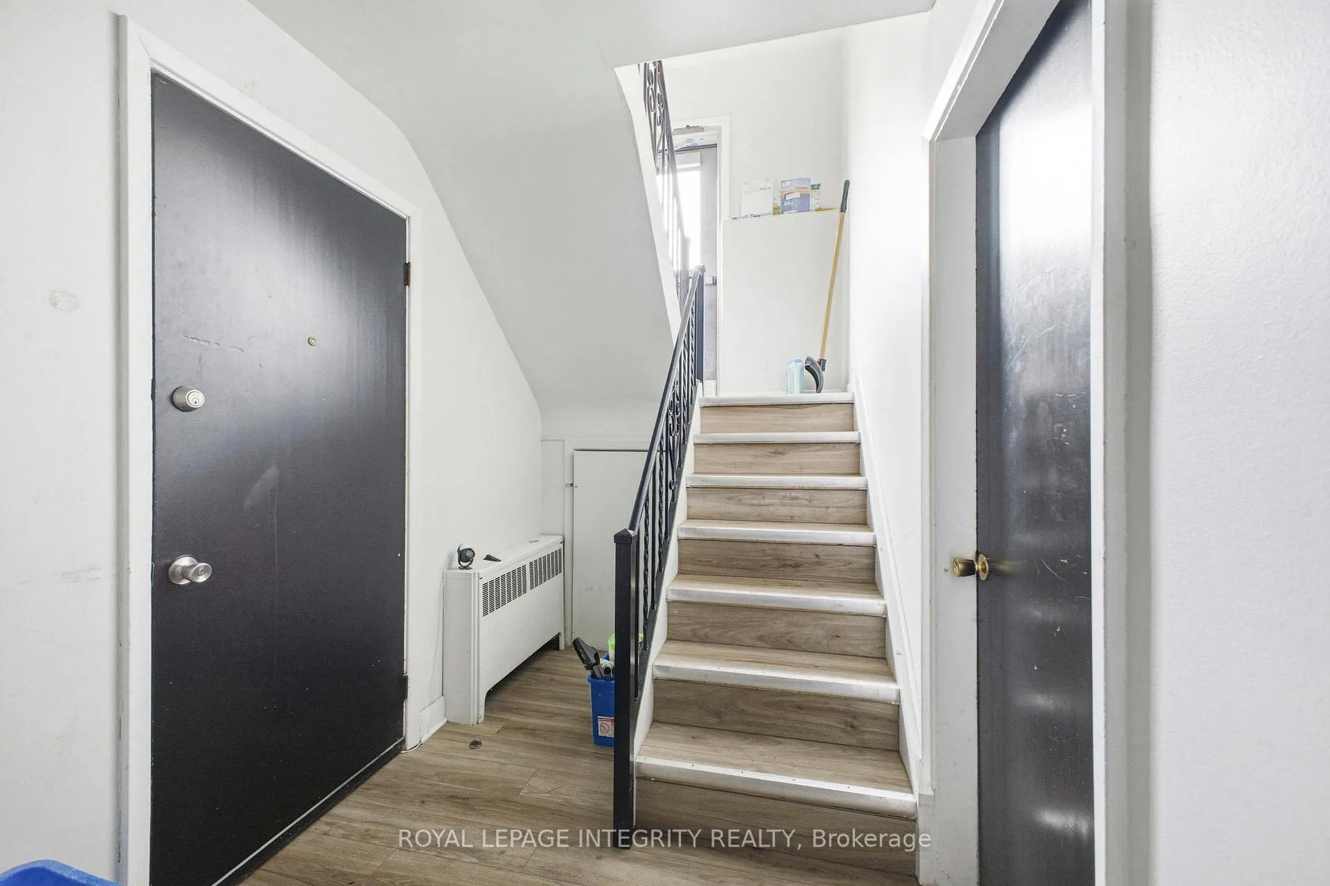 Photo 5 of Unit A, 1219 Dorchester Avenue, Ottawa, Carlington — HOMEH