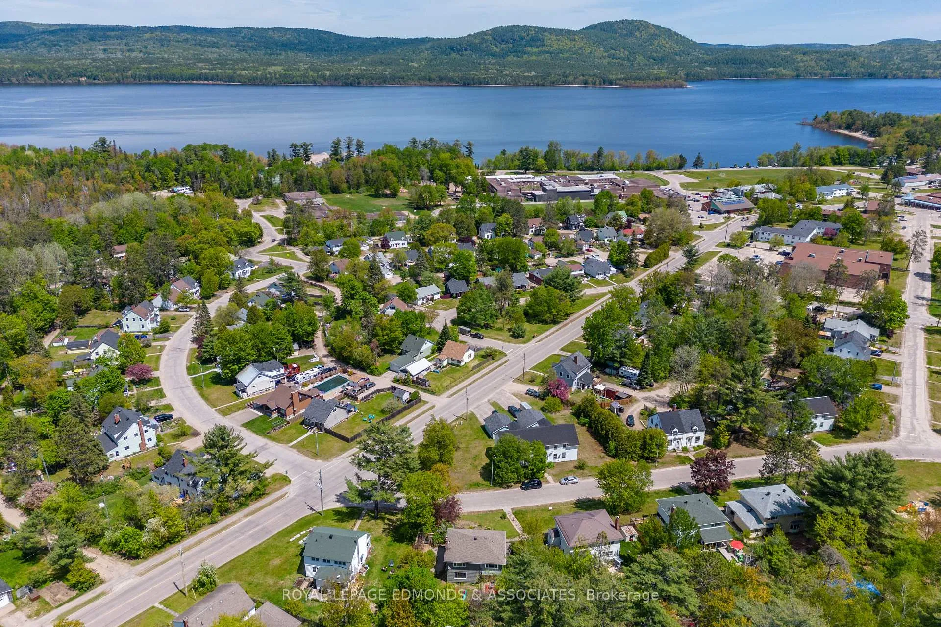 Photo 46 of 3 Huron Street, Deep River — HOMEH