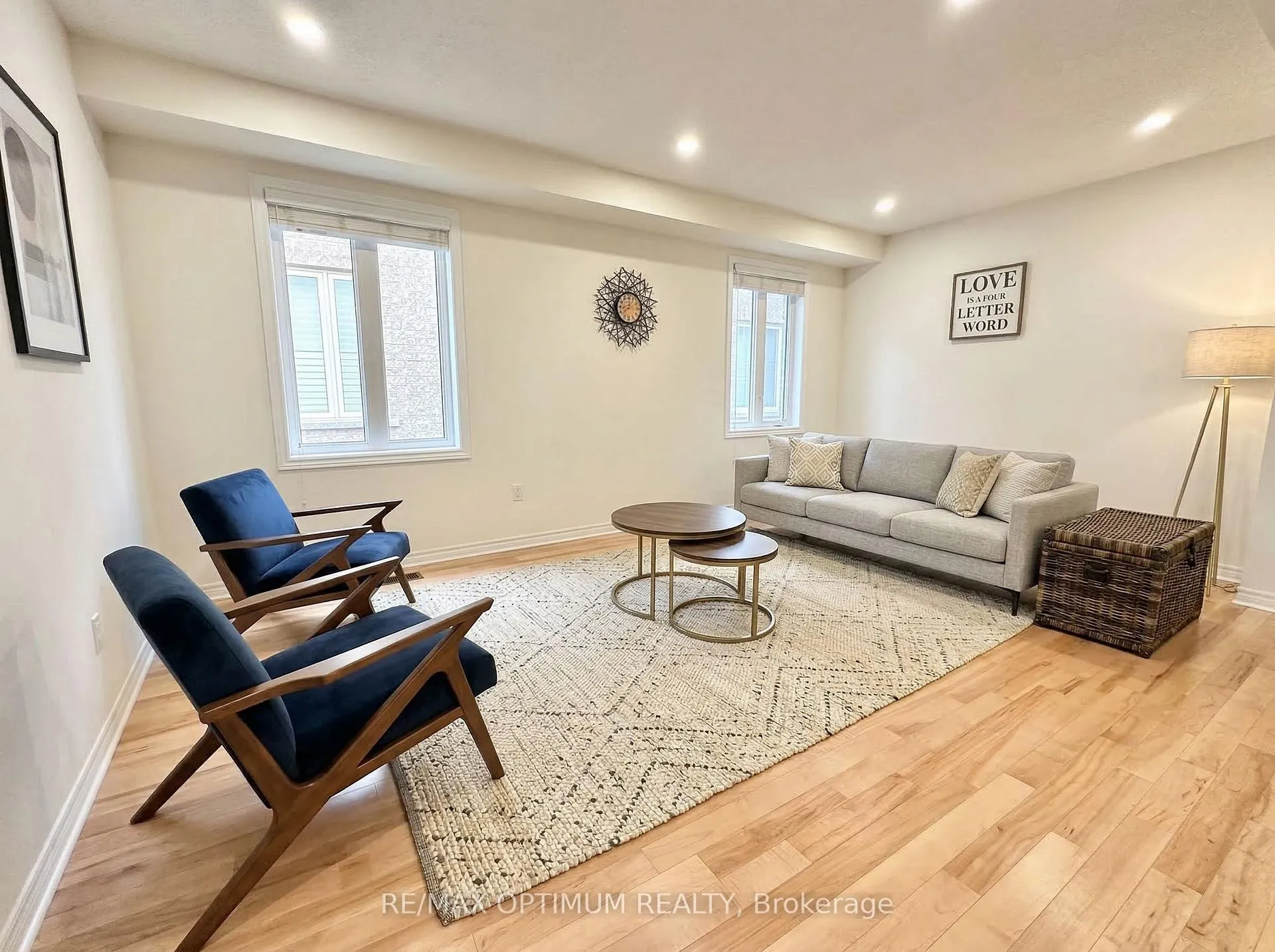 Photo 5 of 953 Black Cherry Drive NE, Oshawa, Taunton — HOMEH