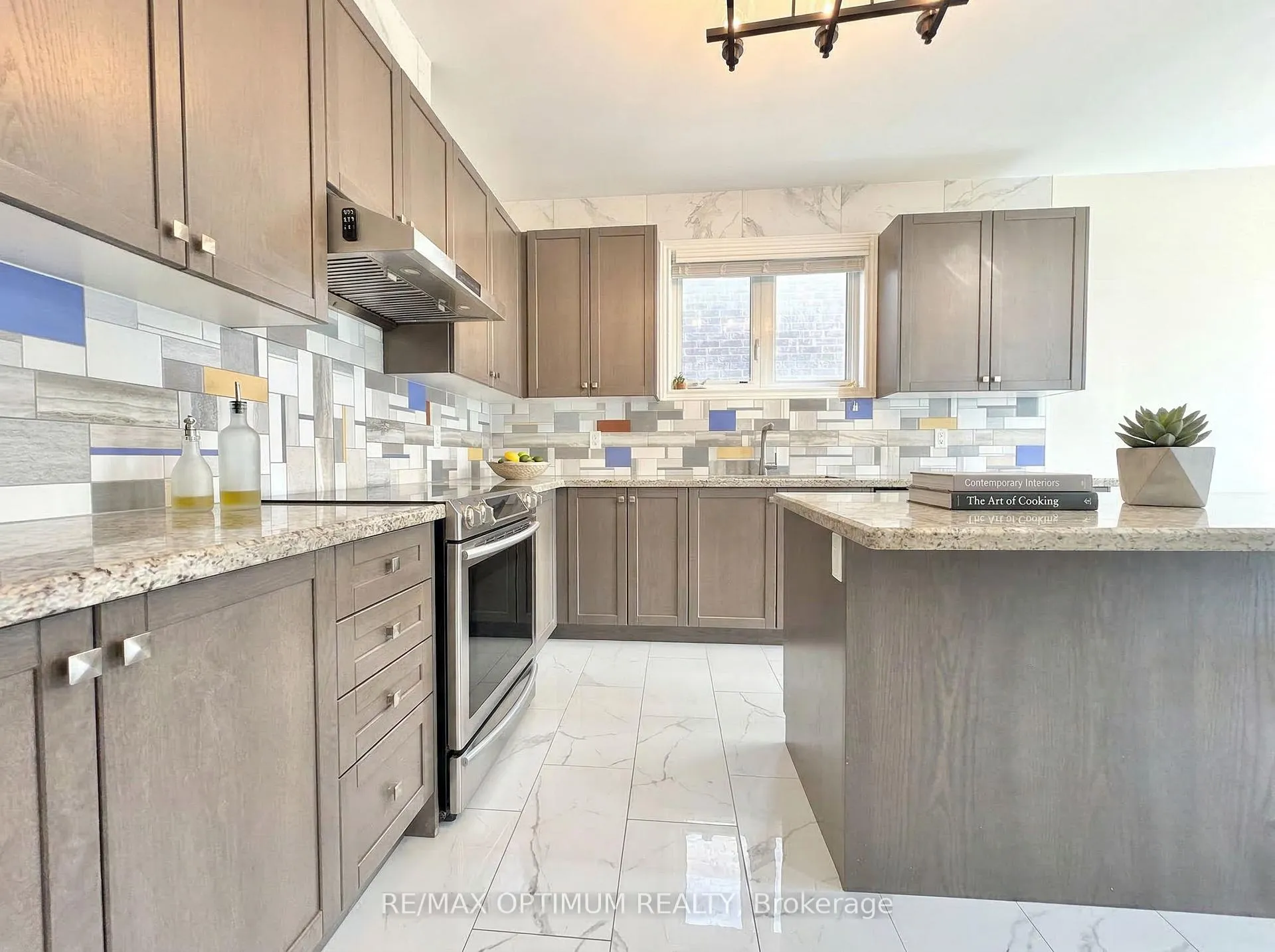 Photo 9 of 953 Black Cherry Drive NE, Oshawa, Taunton — HOMEH