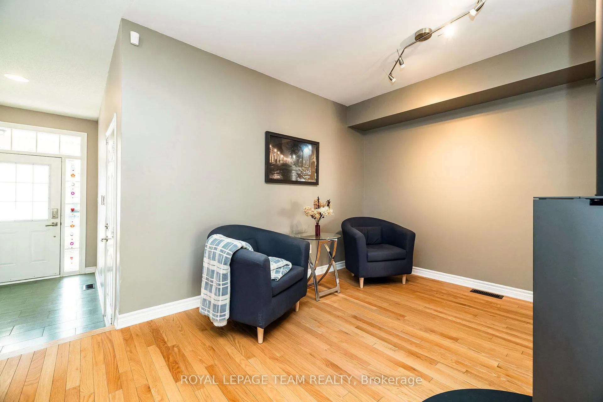 Photo 5 of 542 Remnor Avenue, Ottawa, Kanata - Kanata Lakes/Heritage Hills — HOMEH
