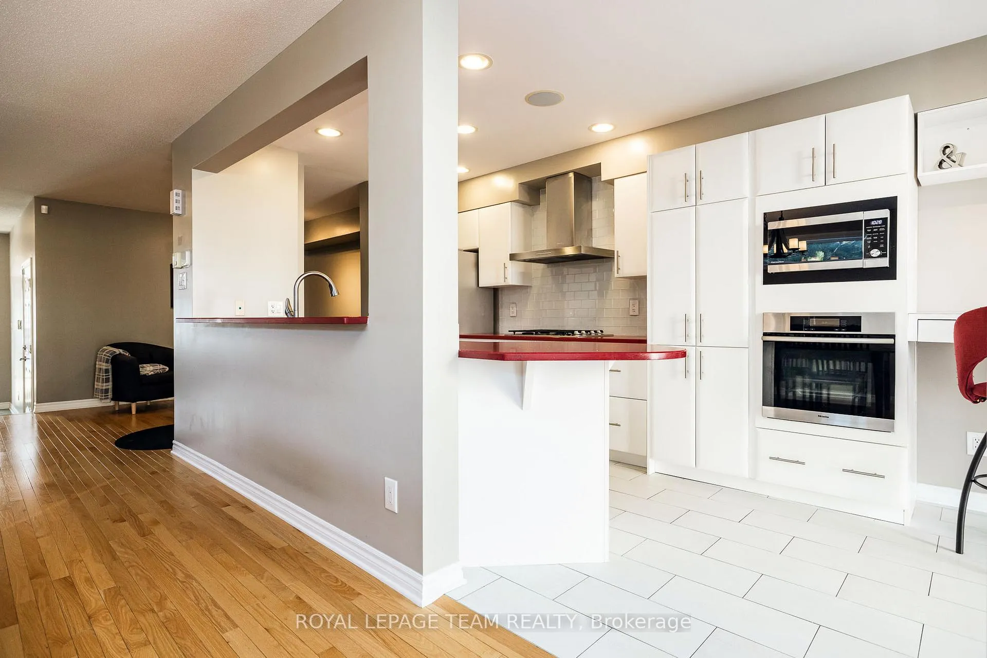 Photo 9 of 542 Remnor Avenue, Ottawa, Kanata - Kanata Lakes/Heritage Hills — HOMEH